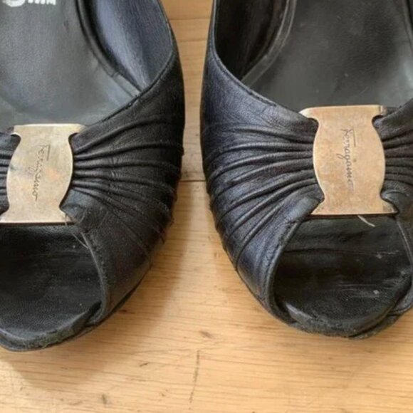 FERRAGAMO Black Leather Pumps- Vintage & Rehab Project but SO cute! - Picture 2 of 8